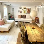 아파트 A Charming And Beautiful Oasis In The Heart Of 코펜하겐