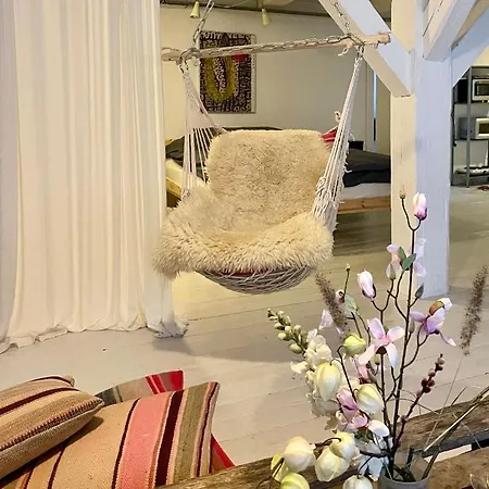 A Charming And Beautiful Oasis In The Heart Of *