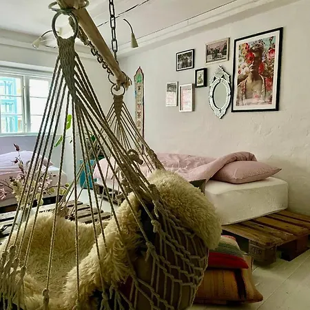 شقة A Charming And Beautiful Oasis In The Heart Of