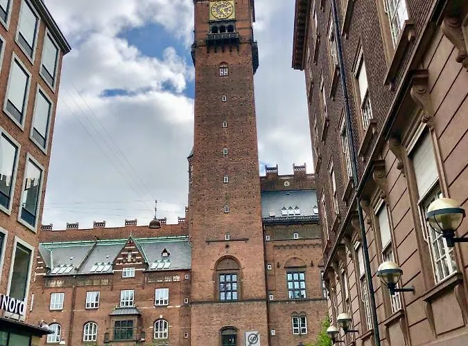 A Charming And Beautiful Oasis In The Heart Of * Kopenhagen